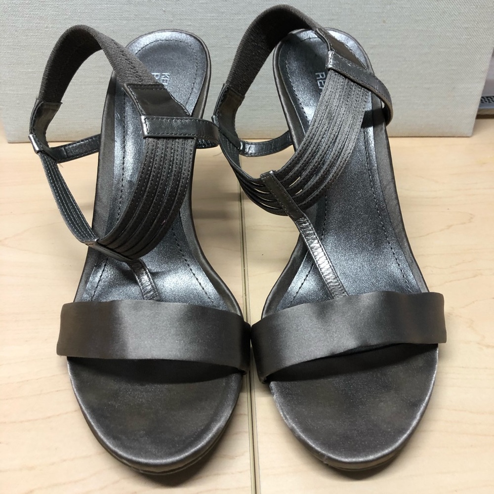 Kenneth Cole Reaction Know Way T-Strap Heels